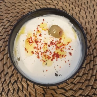 Sauce au yaourt pour légumes cuits